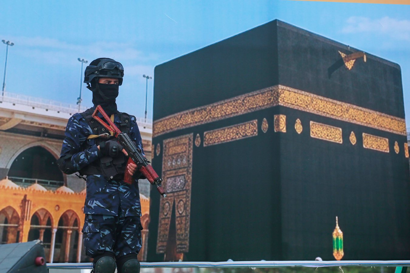 Yemen Conflict Escalates as White House Signals Uncertainty and Mecca Pact Shields Riyadh