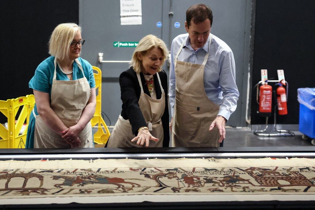Macron in London for Bayeux Tapestry exhibition opening