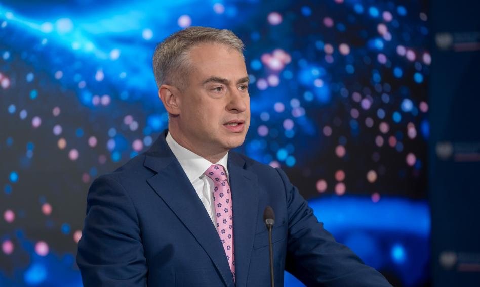 Poland's Digital Minister Demands Age Verification and Removal of Under-13 Accounts from Big Tech