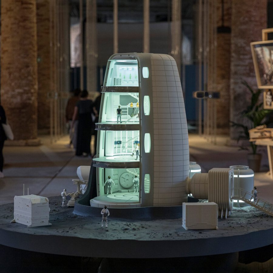 Space Architecture Faces Questions of Daily Life Beyond Earth