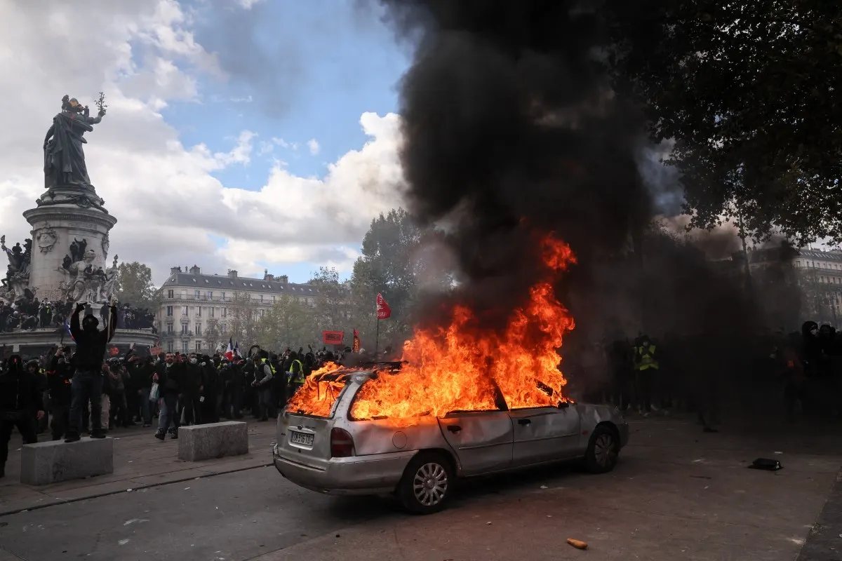 Young Europeans Turn Anger on a Political Class They Say Is Not Listening