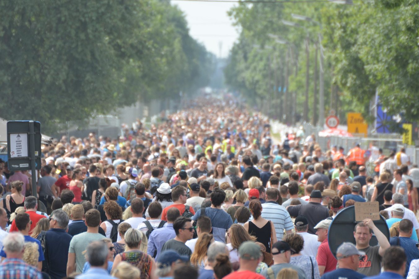 French bishops issue letter urging young Catholics to choose love over violence